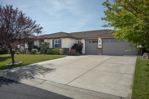 2042 Danforth Way, Plumas Lake, CA, 95961-8936 | Card Image