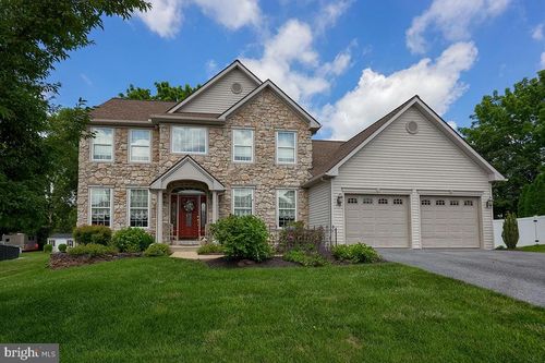 384 Mountain Blvd, WERNERSVILLE, PA, 19565-9219 | Card Image