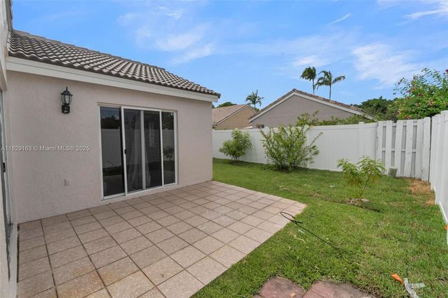 1592 Salerno Cir, House other with 3 bedrooms, 2 bathrooms and null parking in Weston FL | Image 38