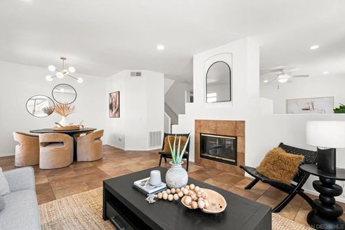 apt-95-9368 Babauta Rd, San Diego, CA, 92129-4927 | Card Image