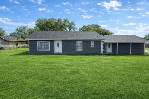 3700 4th St, Bay City, TX, 77414-6947 | Card Image