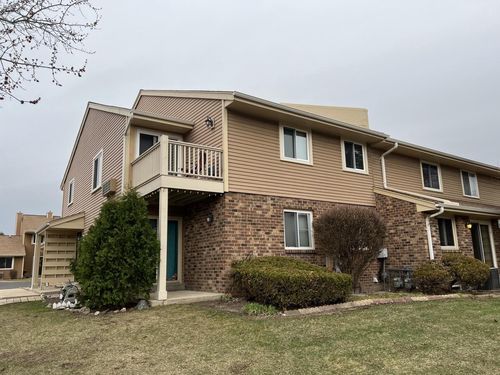 4615 S Woodland Drive, Greenfield, WI, 53220 | Card Image