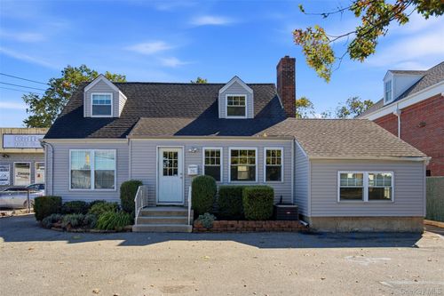 781 Old Country Road, Oyster Bay, NY, 11803 | Card Image