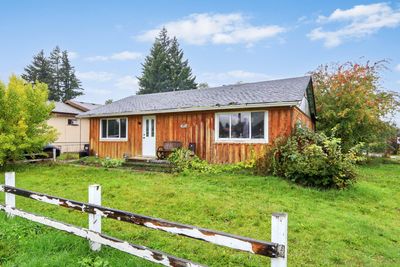 510 6 Th Ave, House other with 3 bedrooms, 1 bathrooms and 3 parking in Hope BC | Image 2