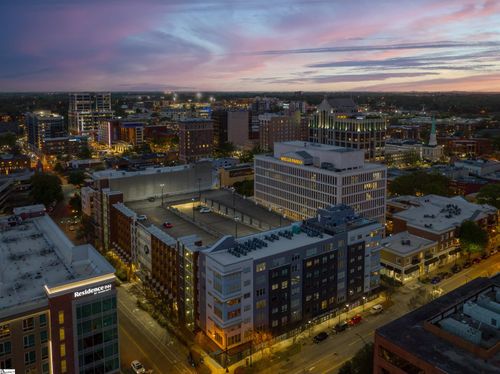 apt-22-100 E Washington St, Greenville, SC, 29601-2760 | Card Image