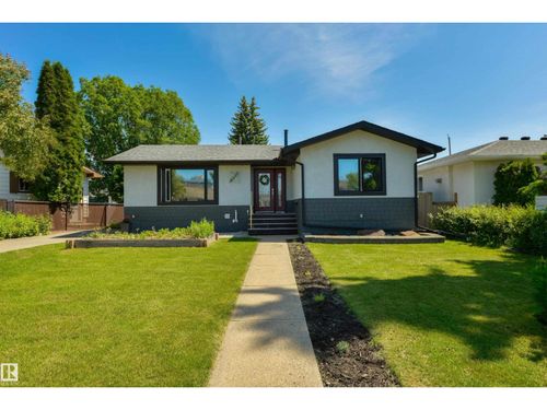 8917 162 St Nw, Edmonton, AB, T5R2M5 | Card Image