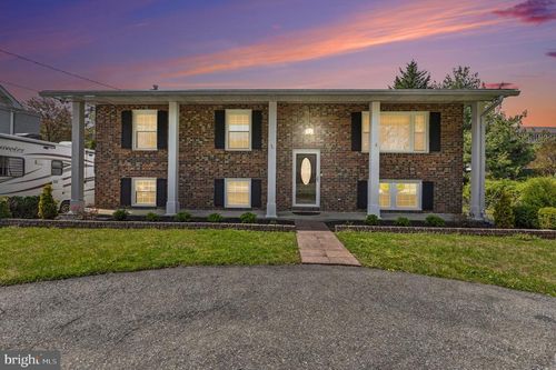 804 White Ave, LINTHICUM HEIGHTS, MD, 21090-3028 | Card Image