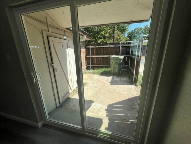 View of doorway to outside | Image 18