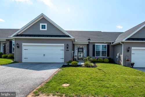 51-612 Cypress Dr, HANOVER, PA, 17331-2636 | Card Image