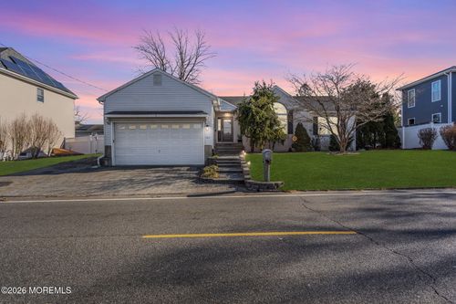 745 Surf Ave, Beachwood, NJ, 08722-2533 | Card Image