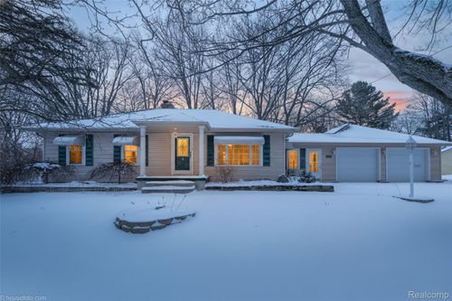 11026 Varna St, Clio, MI, 48420-1448 | Card Image