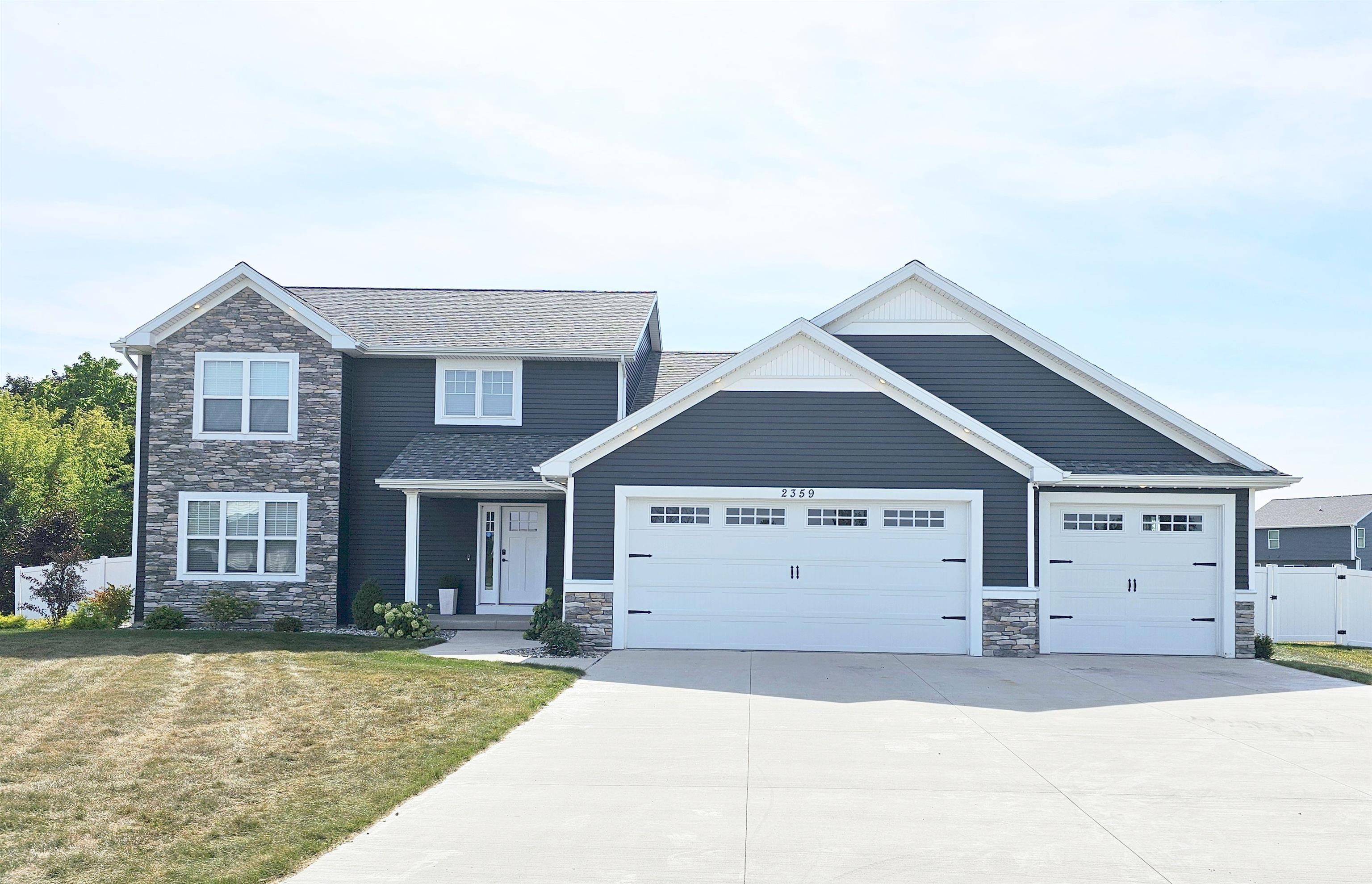 Pebble Creek Ct, Bay City, MI 48706