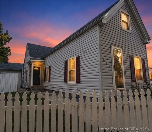 826 8th St, New Albany, IN, 47150-3264 | Card Image