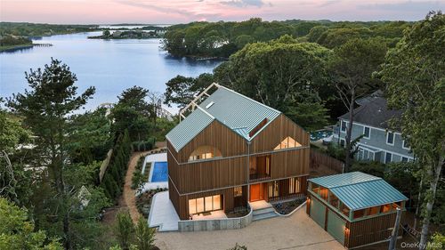 25 Bluff Point Rd, Sag Harbor, NY, 11963-2662 | Card Image