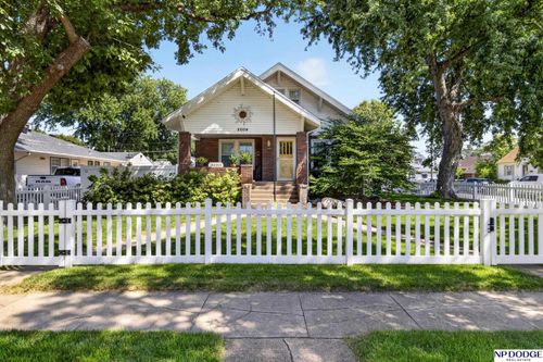 2004 N Park Ave, Fremont, NE, 68025-3042 | Card Image