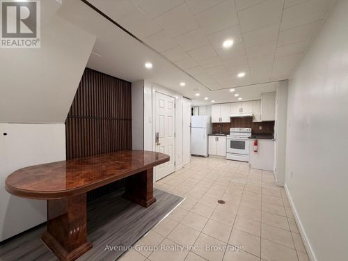 lower-10 Chipping Rd, North York, ON, M3B1L1 | Card Image