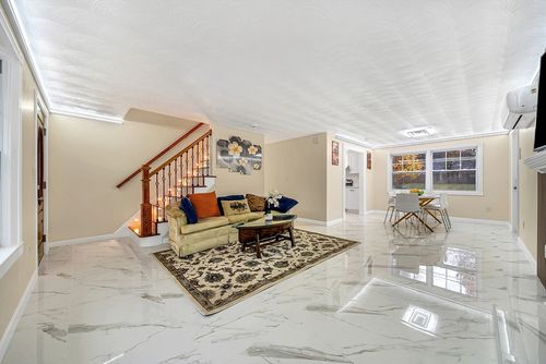 9 Donna Rd, Chelmsford, MA, 01824-4705 | Card Image