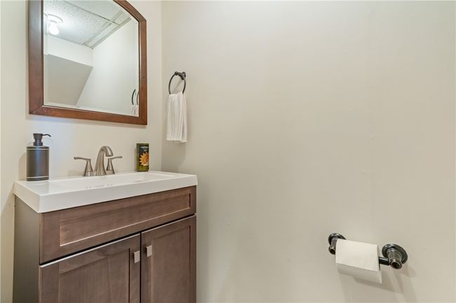 160 Sonnie Dr, House other with 3 bedrooms, 2 bathrooms and 6 parking in Crabtree PA | Image 24