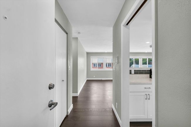 8 - 8 Fields E, Condo with 2 bedrooms, 2 bathrooms and 1 parking in Champaign IL | Image 6