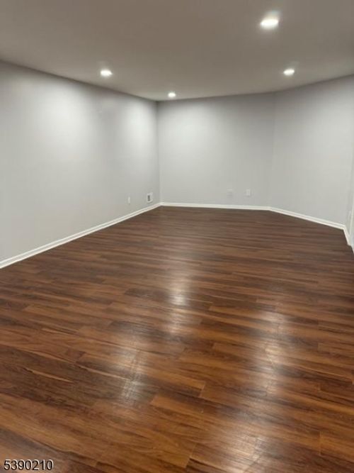 1 Upperbrook Ct, Parlin, NJ, 08859-2153 | Card Image
