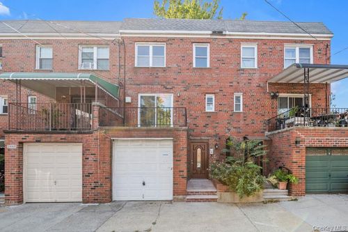 2445 Lurting Ave, Bronx, NY, 10469-4403 | Card Image