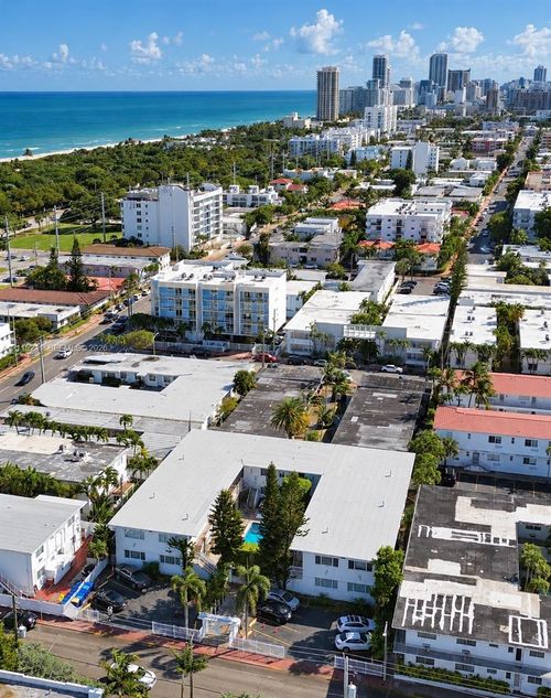 22-320 85th St, Miami Beach, FL, 33141 | Card Image