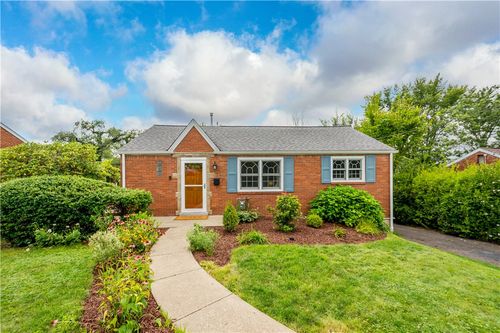 524 Chessbriar Dr, Bethel Park, PA, 15102 | Card Image