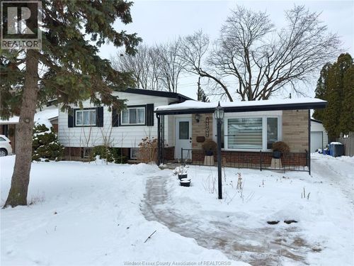 main-4307 Ashfield Cres, Windsor, ON, N9G2G8 | Card Image