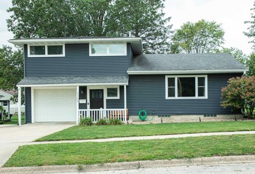 1105 11th Street, Grundy Center, IA, 50638 | Card Image