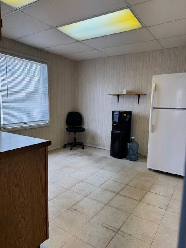 Bldg B kitchen1 | Image 17