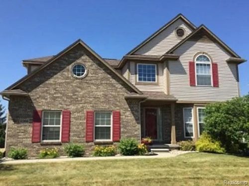 8366 Sherwood Dr, Grand Blanc, MI, 48439-8391 | Card Image