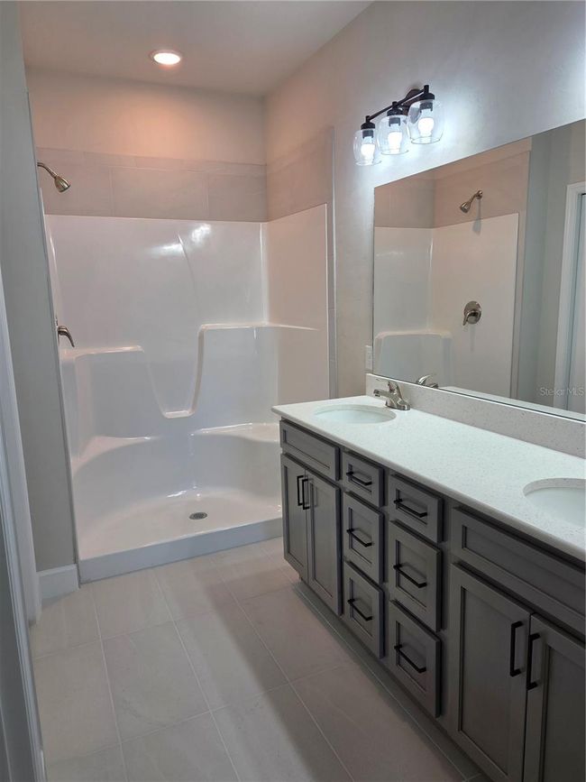 24350 Sw 18 Th Ln, House other with 3 bedrooms, 2 bathrooms and null parking in NEWBERRY FL | Image 8