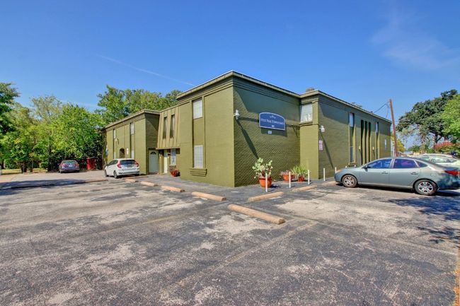 APT-109 - 303 W 40 Th St, Condo with 2 bedrooms, 1 bathrooms and 2 parking in Austin TX | Image 5