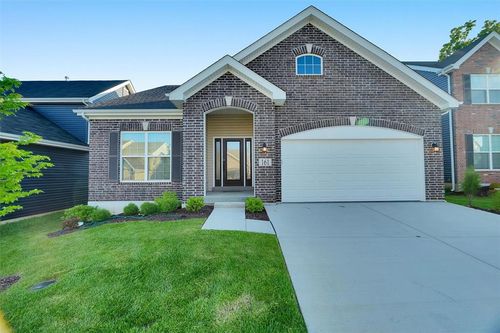 161 Majestic Dr, Valley Park, MO, 63088-2017 | Card Image