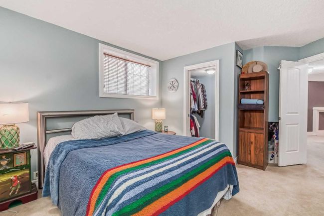 37 Rowland Lane, Home with 3 bedrooms, 2 bathrooms and 2 parking in Okotoks AB | Image 29