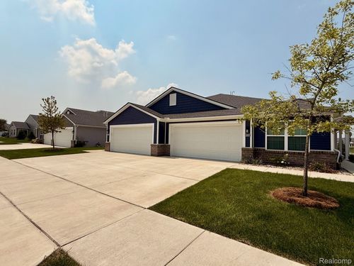 5-20930 Lyon Dr, Macomb, MI, 48042-3124 | Card Image