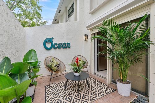 5a-555 Ne 7th Ave, Fort Lauderdale, FL, 33301-1282 | Card Image