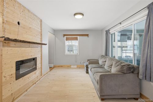 146 E Summit St, Chelsea, MI, 48118-1054 | Card Image