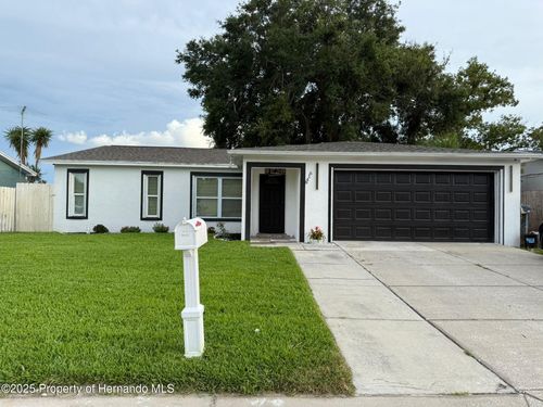 8416 Paxton Dr, PORT RICHEY, FL, 34668-4243 | Card Image