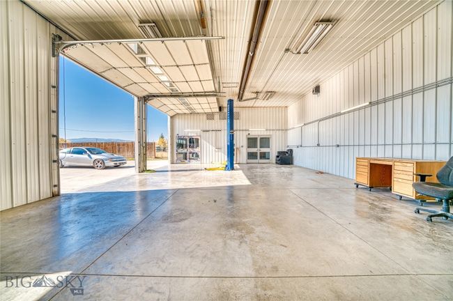 Shop interior | Image 35
