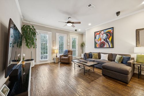639 Senda, Irving, TX, 75039-3200 | Card Image