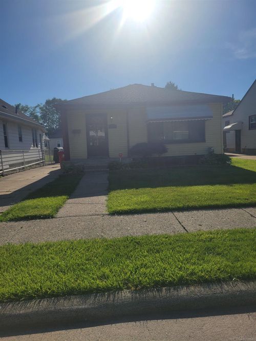 22087 Oakwood Avenue, Eastpointe, MI, 48021 | Card Image