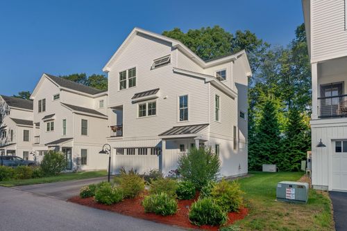 3-284 Bradley St, Saco, ME, 04072-4100 | Card Image