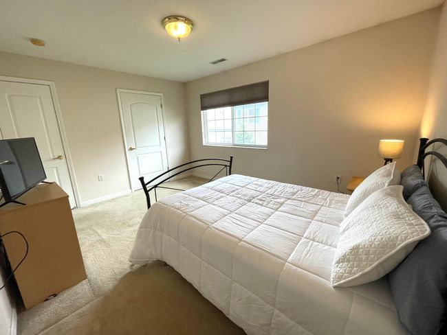 647 Spring Valley Dr, Condo with 2 bedrooms, 2 bathrooms and null parking in Lewis Center OH | Image 21