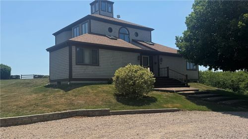 1501 Beacon Hill Rd, Block Island, RI, 02807-7786 | Card Image
