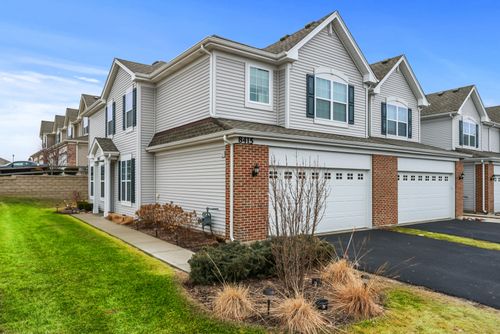 8415 Stillwater Rd, Wonder Lake, IL, 60097-8920 | Card Image