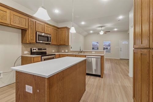 731 W Morton St, Denison, TX, 75020-2215 | Card Image