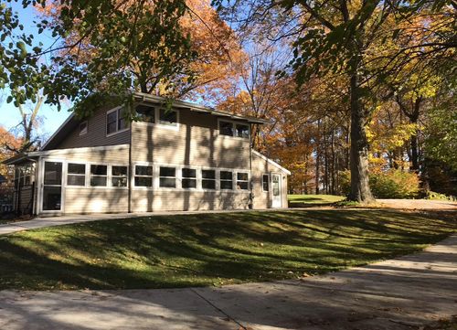 18091 Lovell Rd, Spring Lake, MI, 49456-2325 | Card Image