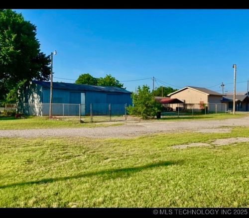 711 N Steele Ave, Cushing, OK, 74023-2248 | Card Image