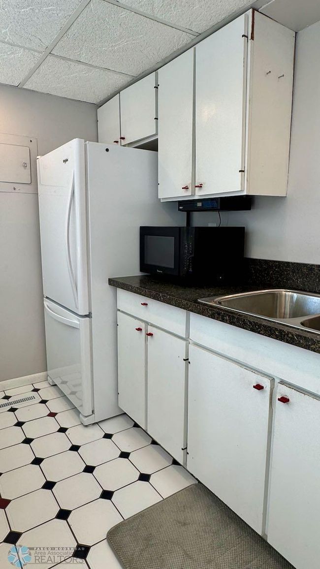 (15) Kitchen.jpeg | Image 15